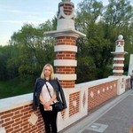Nusha, 47