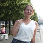 Elena, 48