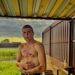 Slava, 18